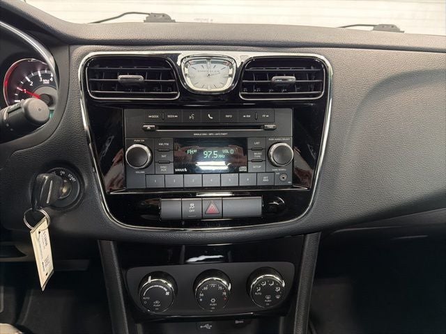 2013 Chrysler 200 Touring