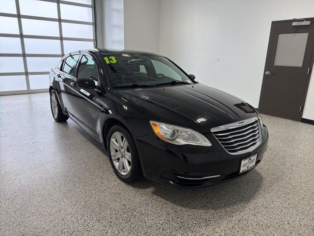 Used 2013 Chrysler 200 Touring with VIN 1C3CCBBB7DN654733 for sale in Rochelle, IL