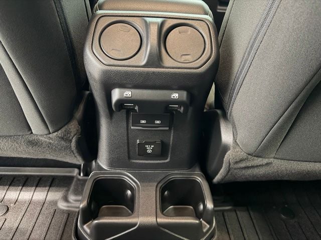 2023 Jeep Wrangler 4-Door Sahara