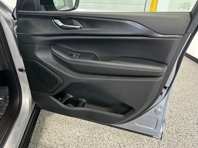 2025 Jeep Grand Cherokee GRAND CHEROKEE LAREDO 4X4