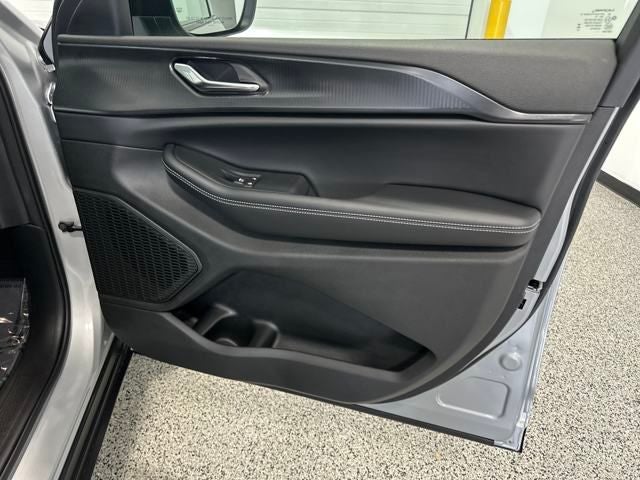 2025 Jeep Grand Cherokee GRAND CHEROKEE LAREDO 4X4