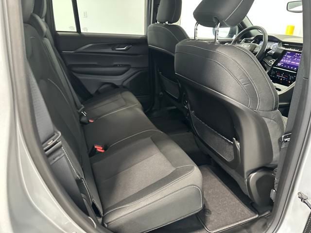 2025 Jeep Grand Cherokee GRAND CHEROKEE LAREDO 4X4