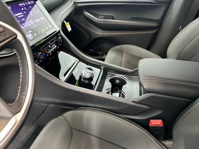 2025 Jeep Grand Cherokee GRAND CHEROKEE LAREDO 4X4