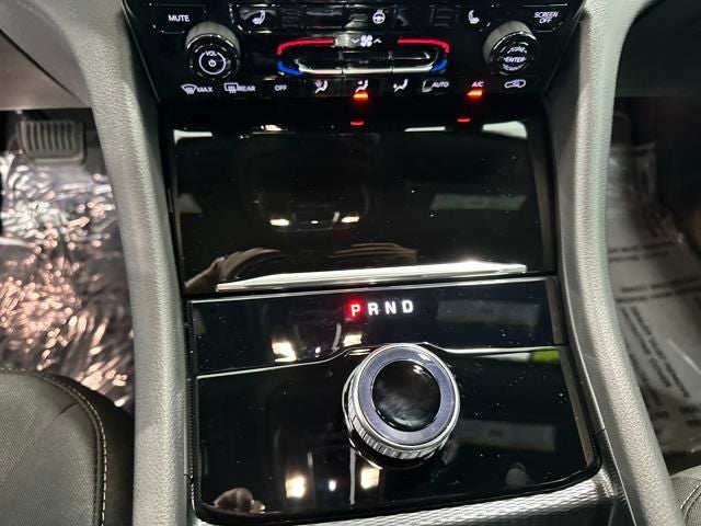 2025 Jeep Grand Cherokee GRAND CHEROKEE LAREDO 4X4