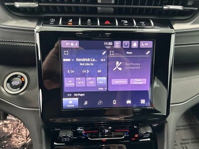 2025 Jeep Grand Cherokee GRAND CHEROKEE LAREDO 4X4