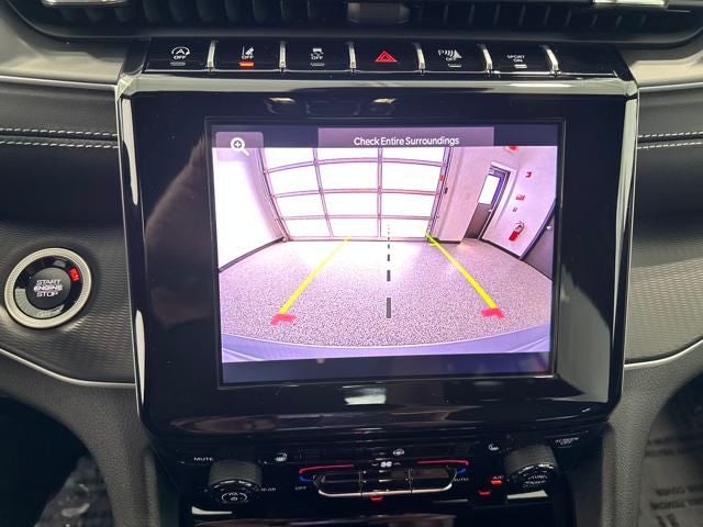 2025 Jeep Grand Cherokee GRAND CHEROKEE LAREDO 4X4