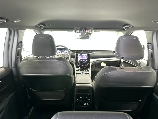 2025 Jeep Grand Cherokee GRAND CHEROKEE LAREDO 4X4