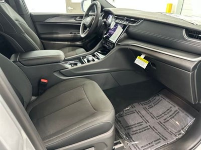 2025 Jeep Grand Cherokee GRAND CHEROKEE LAREDO 4X4