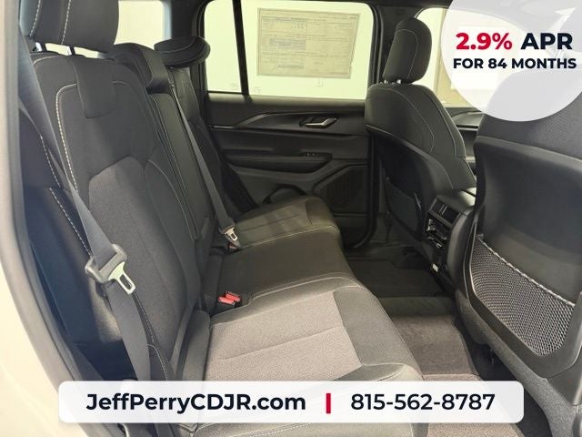 2026 Jeep Grand Cherokee GRAND CHEROKEE LAREDO X 4X4