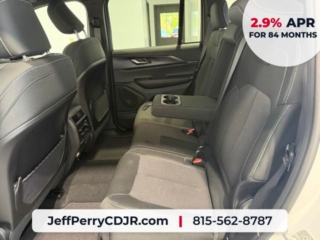2026 Jeep Grand Cherokee GRAND CHEROKEE LAREDO X 4X4