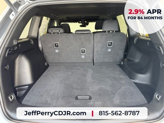 2026 Jeep Grand Cherokee GRAND CHEROKEE LAREDO X 4X4
