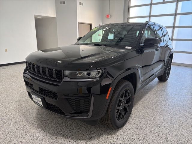 2026 Jeep Grand Cherokee GRAND CHEROKEE LAREDO ALTITUDE 4X4