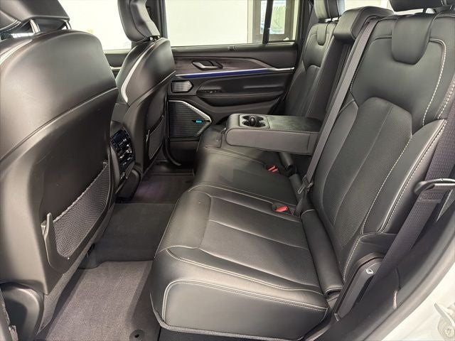 2023 Jeep Grand Cherokee Overland 4x4