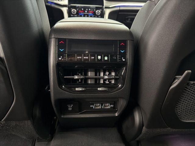 2023 Jeep Grand Cherokee Overland 4x4