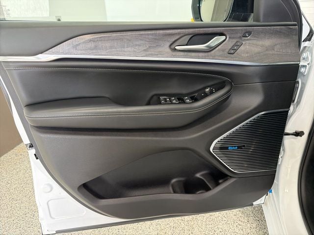 2023 Jeep Grand Cherokee Overland 4x4