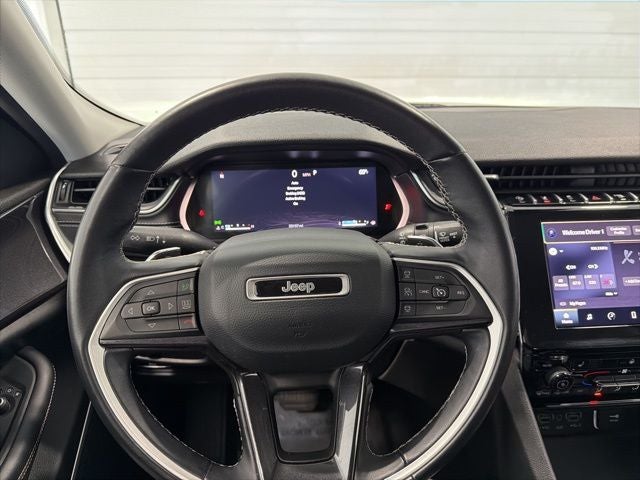 2022 Jeep Grand Cherokee L Laredo 4x4