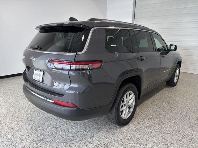 2022 Jeep Grand Cherokee L Laredo 4x4