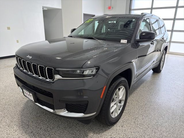 2022 Jeep Grand Cherokee L Laredo 4x4