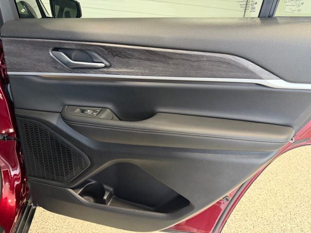 2025 Jeep Grand Cherokee L Limited 4x4
