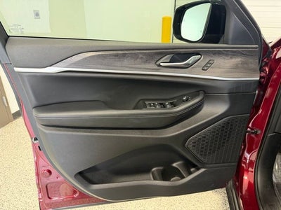2025 Jeep Grand Cherokee L Limited 4x4