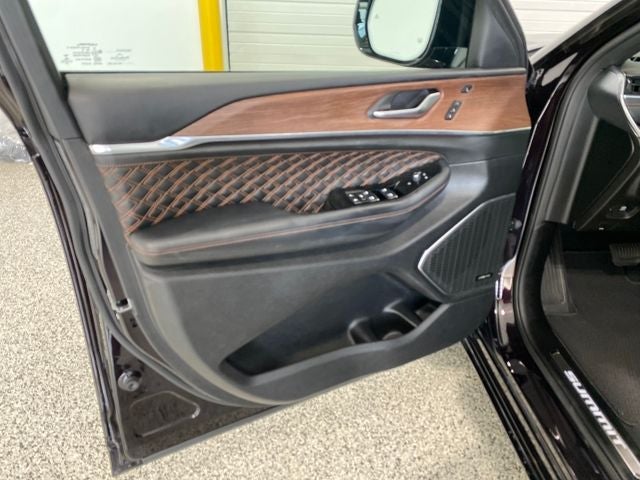 2023 Jeep Grand Cherokee L Summit 4x4