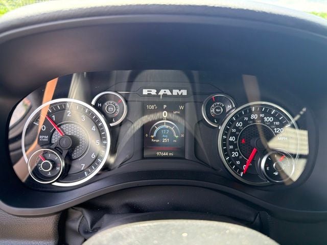 2023 RAM 1500 Big Horn Crew Cab 4x4 5'7' Box
