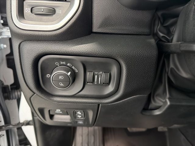 2026 RAM 1500 Big Horn Crew Cab 4x4 5'7' Box