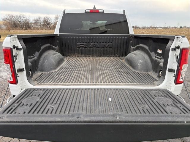 2022 RAM 1500 Big Horn Crew Cab 4x4 5'7' Box