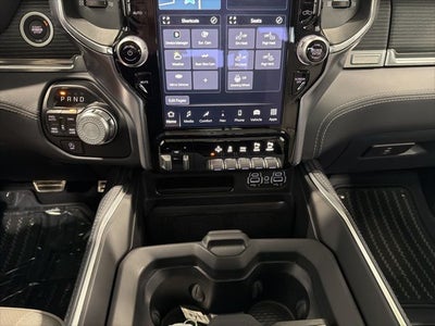 2022 RAM 1500 Limited Crew Cab 4x4 5'7' Box