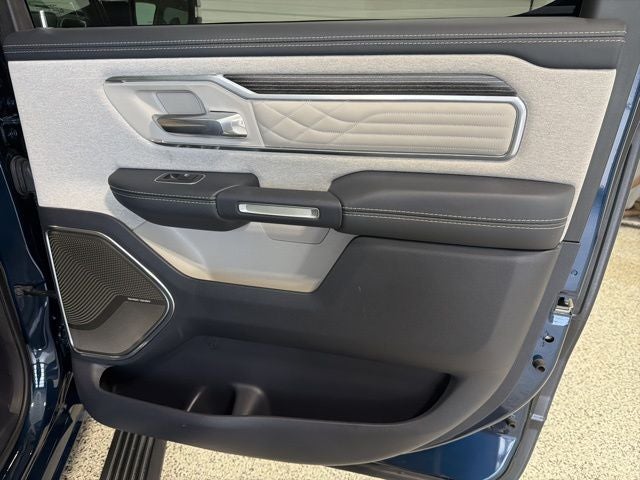 2022 RAM 1500 Limited Crew Cab 4x4 5'7' Box