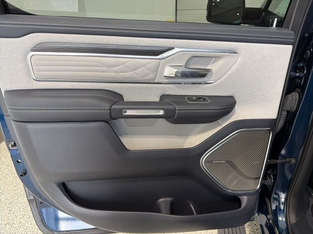 2022 RAM 1500 Limited Crew Cab 4x4 5'7' Box