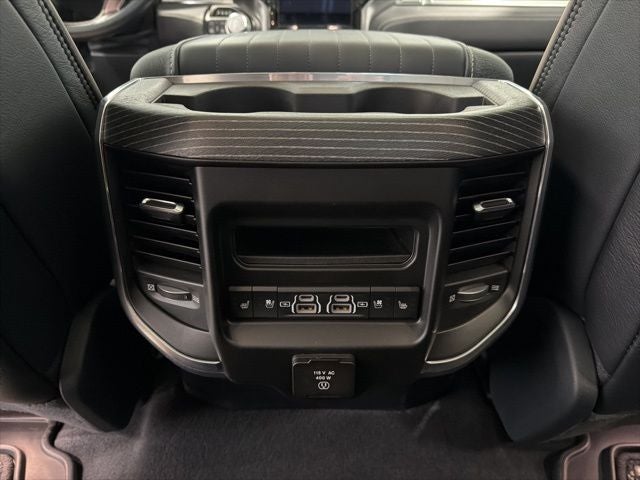 2022 RAM 1500 Limited Crew Cab 4x4 5'7' Box