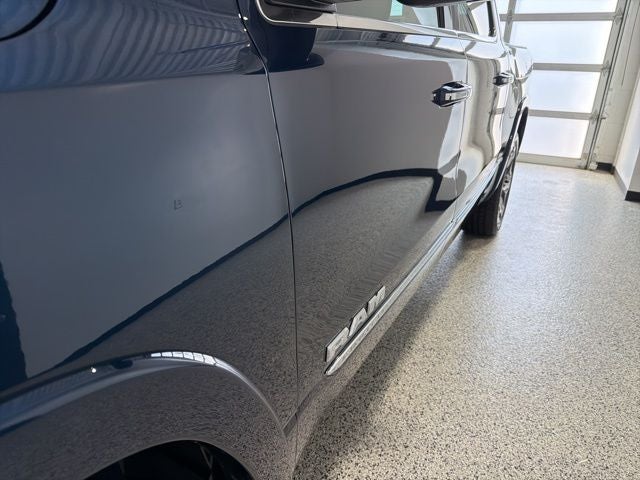 2022 RAM 1500 Limited Crew Cab 4x4 5'7' Box