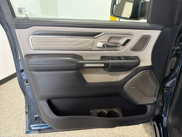 2022 RAM 1500 Limited Crew Cab 4x4 5'7' Box