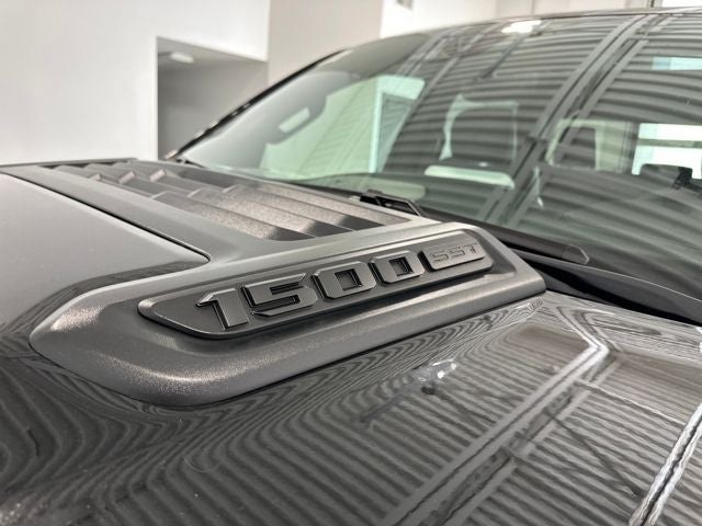 2025 RAM Ram 1500 RAM 1500 LARAMIE CREW CAB 4X4 5'7' BOX