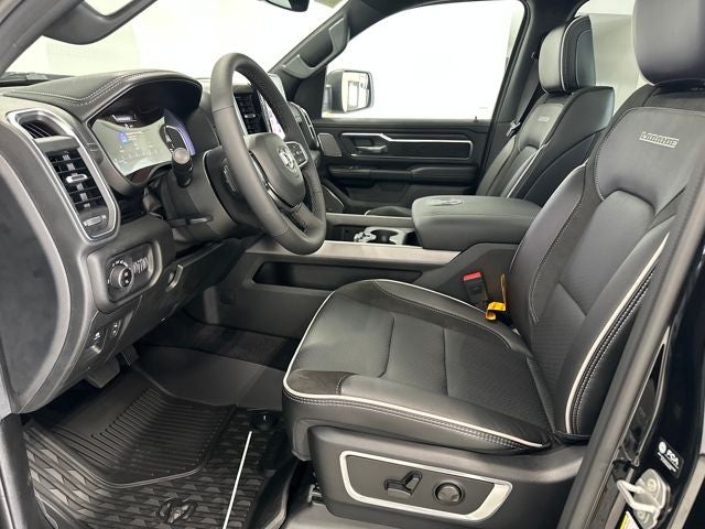 2025 RAM Ram 1500 RAM 1500 LARAMIE CREW CAB 4X4 5'7' BOX