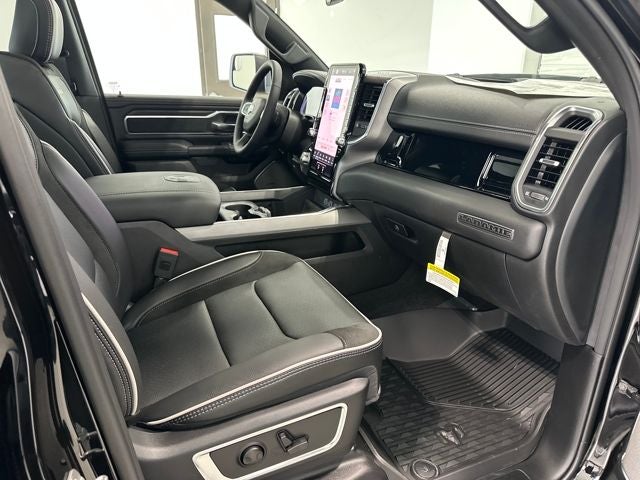 2025 RAM Ram 1500 RAM 1500 LARAMIE CREW CAB 4X4 5'7' BOX