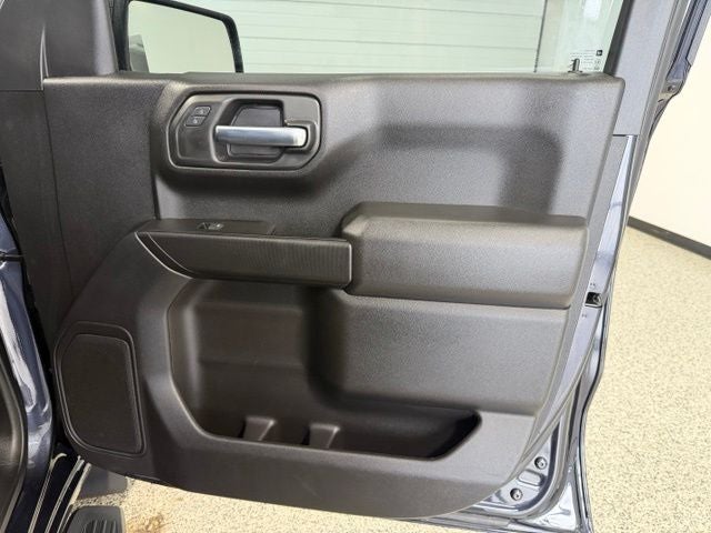 2023 Chevrolet Silverado 1500 4WD Crew Cab Short Bed Custom
