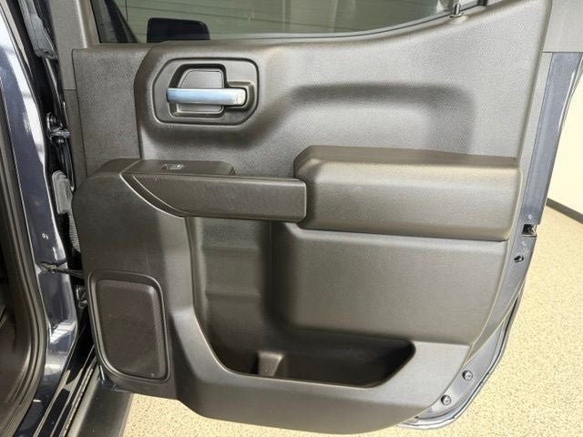 2023 Chevrolet Silverado 1500 4WD Crew Cab Short Bed Custom