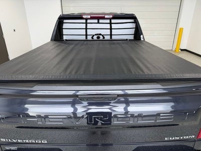 2023 Chevrolet Silverado 1500 4WD Crew Cab Short Bed Custom