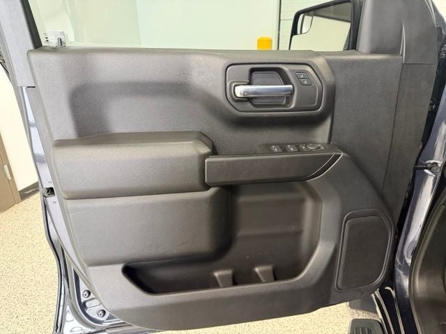 2023 Chevrolet Silverado 1500 4WD Crew Cab Short Bed Custom
