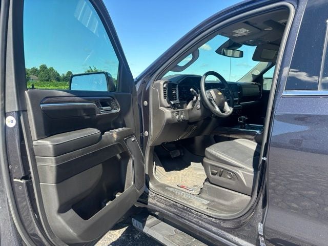 2023 Chevrolet Silverado 1500 4WD Crew Cab Short Bed LTZ