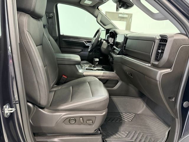 2023 Chevrolet Silverado 1500 4WD Crew Cab Short Bed LTZ