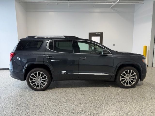 2023 GMC Acadia AWD Denali