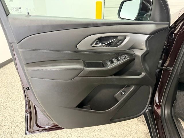 2023 Chevrolet Traverse FWD LT Cloth