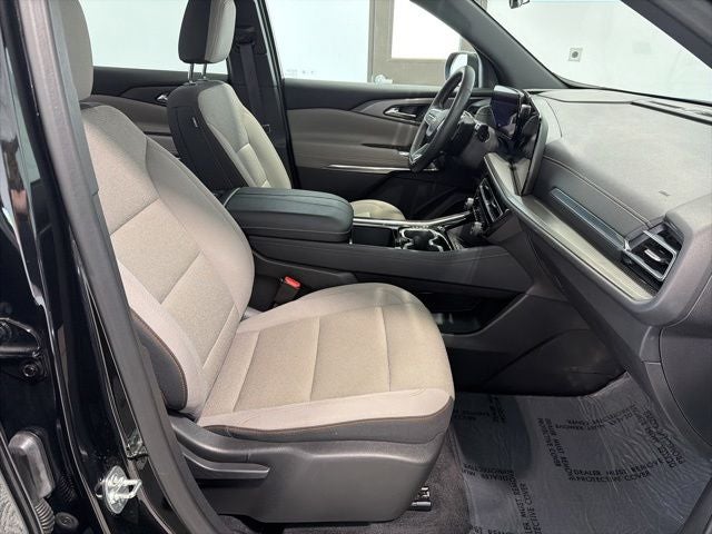2025 Chevrolet Traverse FWD LT