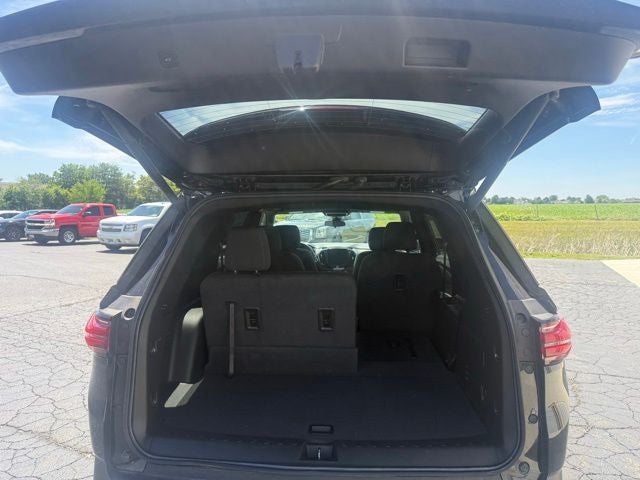 2023 Chevrolet Traverse AWD LT Cloth