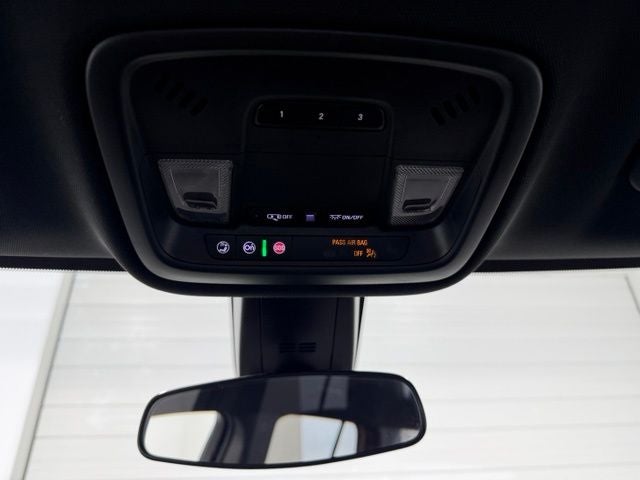 2023 Chevrolet Traverse AWD LT Cloth