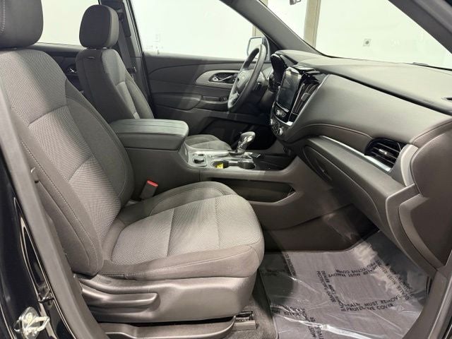 2023 Chevrolet Traverse AWD LT Cloth