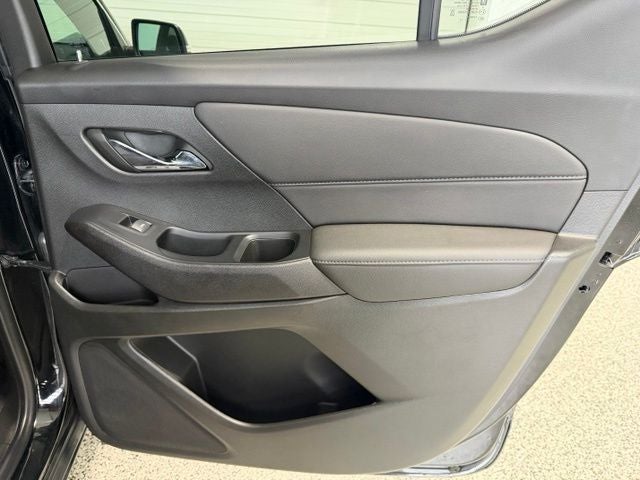 2023 Chevrolet Traverse AWD LT Cloth